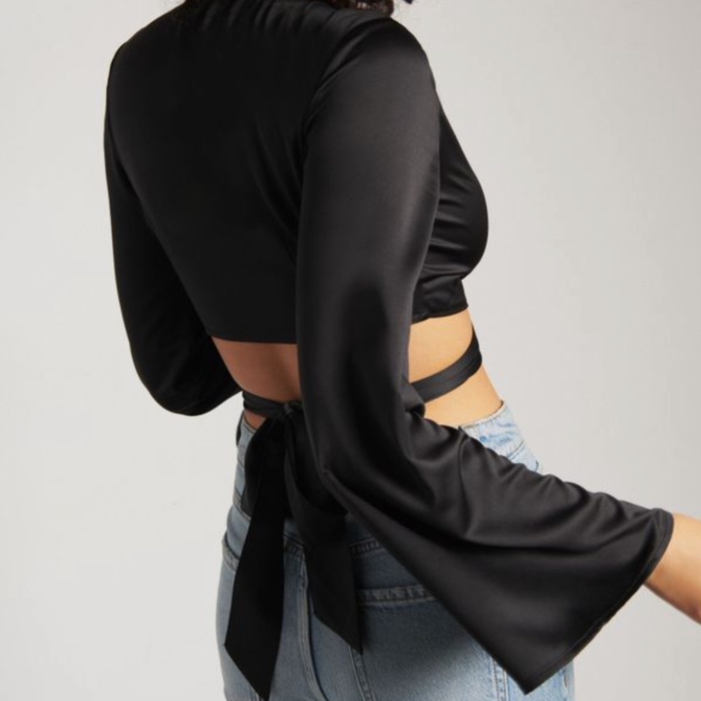 Wrap Around Cropped Blouse - Picture 2 of 4